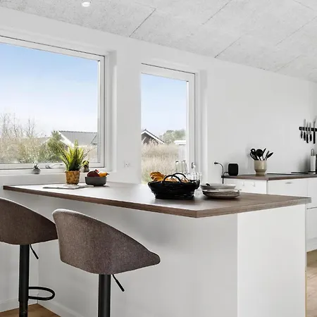 Amazing Home In Tarm With Sauna 別荘 *