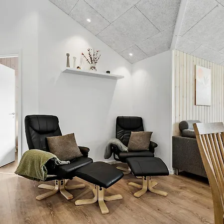 Amazing Home In Tarm With Sauna 別荘